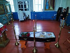 Отпевание Маииты в храме в Кремёнках